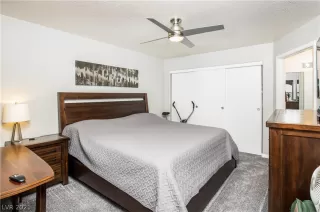 Photo #5: 2333160 Listing