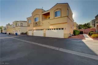 Photo #1: 2333184 Listing 