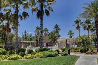 Photo #3: 2333184 Listing 