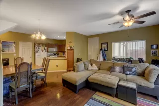 Photo #6: 2333184 Listing 