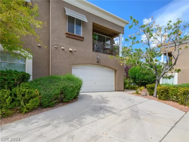 MLS: 2333194 Condo For Sale