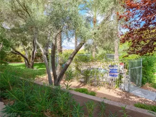 Photo #2: 2333194 Listing 