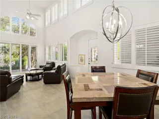 Photo #3: 2333194 Listing 