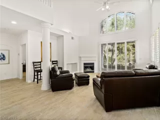 Photo #6: 2333194 Listing 