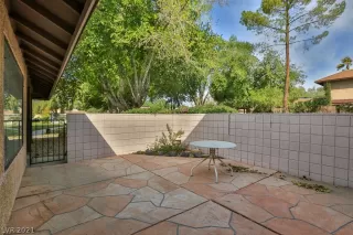 Photo #2: 2333201 Listing