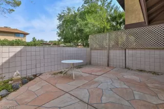 Photo #3: 2333201 Listing