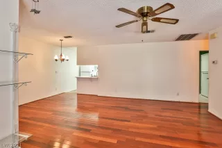 Photo #6: 2333201 Listing