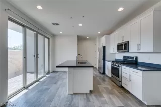 Photo #6: 2333217 Listing 