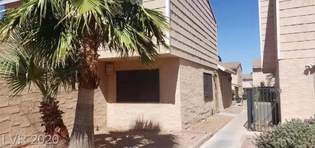 MLS: 2333223 Condo For Sale