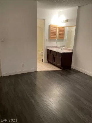 Photo #6: 2333223 Listing 