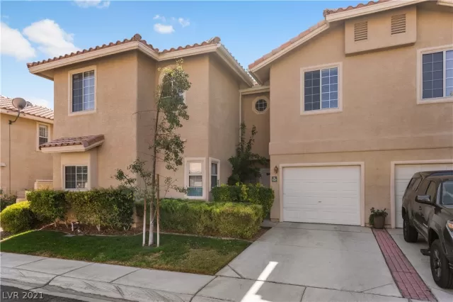 MLS: 2333231 Condo For Sale