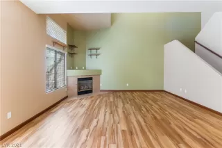 Photo #5: 2333231 Listing