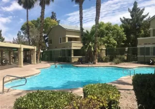 Photo #2: 2333236 Listing