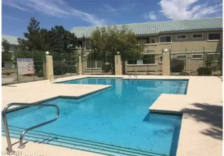 Photo #3: 2333236 Listing