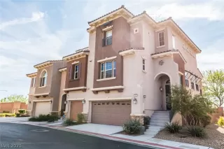 Photo #1: 2333241 Listing 