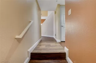 Photo #5: 2333244 Listing 