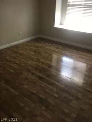 Photo #2: 2333246 Listing