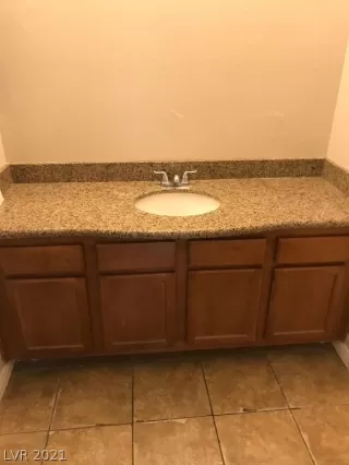 Photo #5: 2333246 Listing