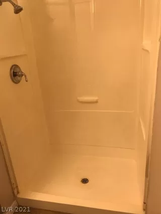 Photo #6: 2333246 Listing