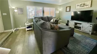 Photo #5: 2333267 Listing