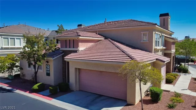 MLS: 2333269 Condo For Sale