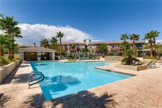 Photo #2: 2333269 Listing 