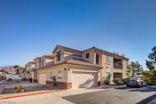 Photo #1: 2333278 Listing 