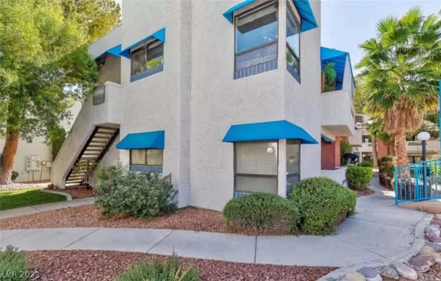 MLS: 2333297 Condo For Sale