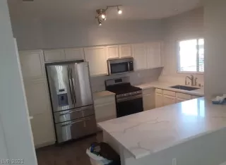 Photo #1: 2333297 Listing 