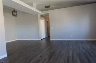 Photo #2: 2333330 Listing