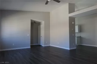 Photo #4: 2333330 Listing