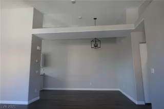 Photo #5: 2333330 Listing