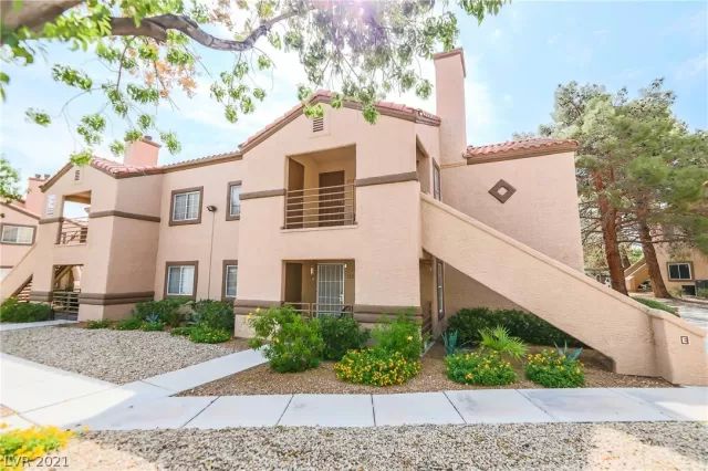 MLS: 2333358 Condo For Sale