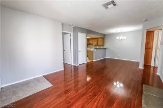 Photo #4: 2333358 Listing 