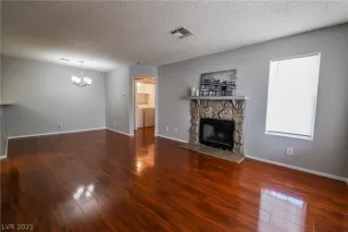 Photo #5: 2333358 Listing 