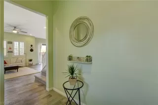 Photo #4: 2333360 Listing 