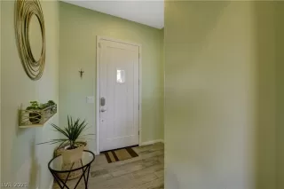 Photo #5: 2333360 Listing 