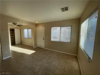 Photo #2: 2333362 Listing