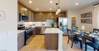 Photo #3: 2333370 Listing