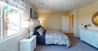 Photo #4: 2333376 Listing