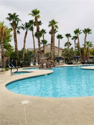 Photo #2: 2333392 Listing 