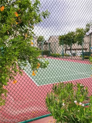 Photo #3: 2333392 Listing 