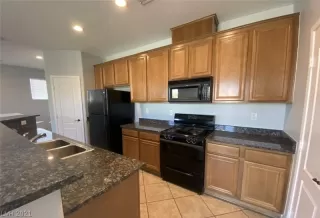 Photo #2: 2333394 Listing 