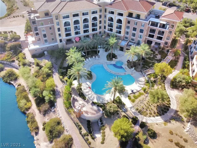 MLS: 2333402 Condo For Sale