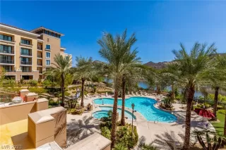 Photo #1: 2333402 Listing 