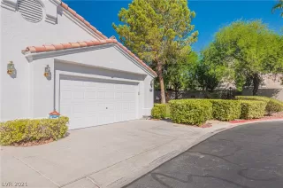 Photo #1: 2333429 Listing