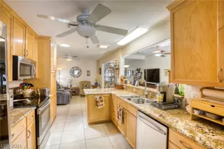 Photo #4: 2333434 Listing 