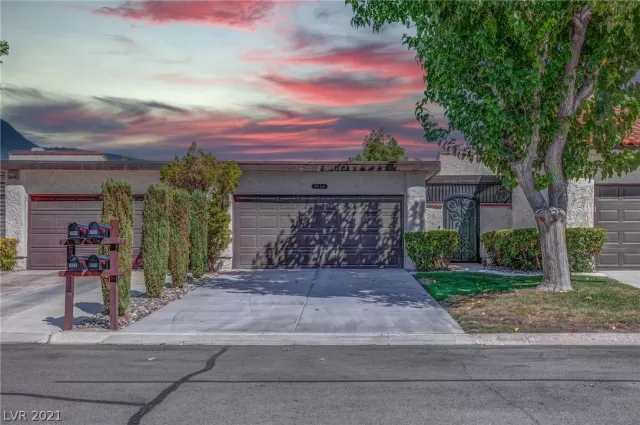 MLS: 2333452 Condo For Sale