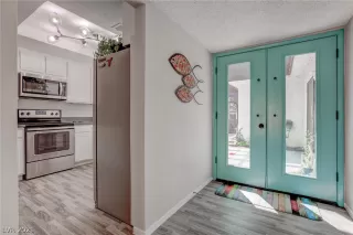 Photo #4: 2333452 Listing 