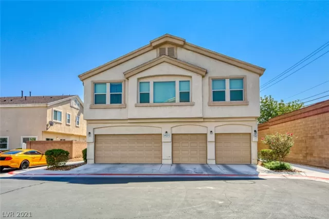 MLS: 2333498 Condo For Sale